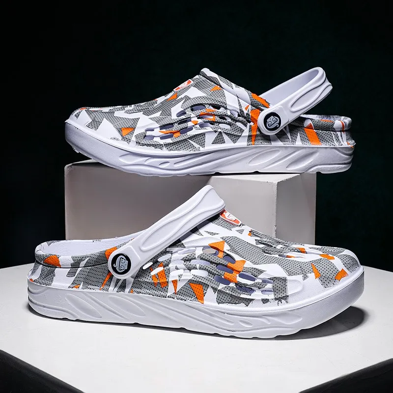 New Fashion Sandals Men Clog Sandals Comfortable Breathable Beach Sandals Men Women Clogs Slippers Soft Bottom Men Shoes